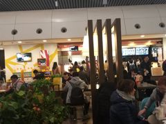 等位区-麦当劳(杭州东站高铁店)
