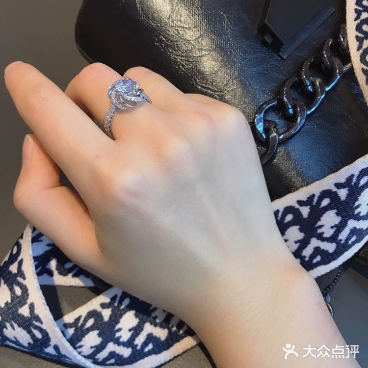 6.7w出头拿下一克拉真金💍，我不管，一定要分享给姐妹们！