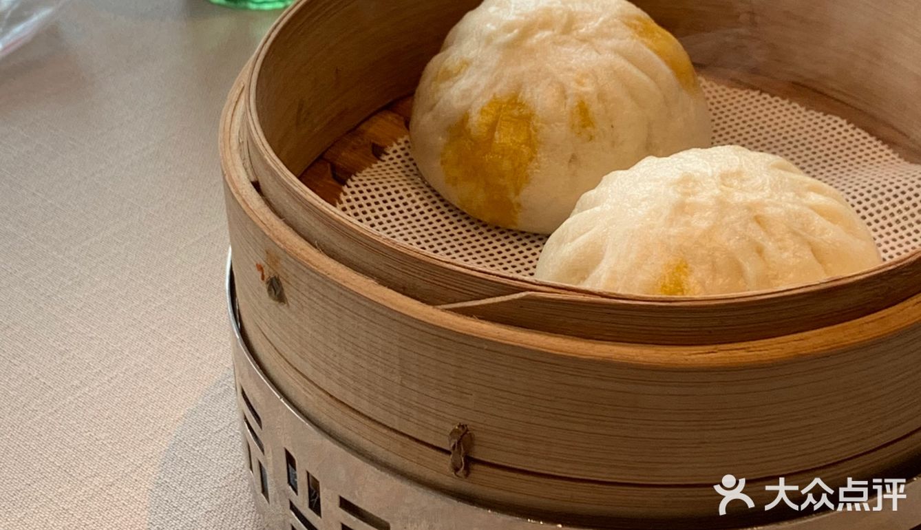 作为本帮菜资深爱好者，新荣记的菜做得是的的确确味道最