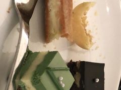 -上海西藏大厦万怡自助餐厅(徐汇店)