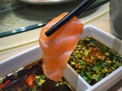 法罗三文鱼刺身-船梆煮•蒸汽海鲜·炉火烤肉(五四广场店)