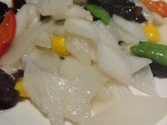 五彩山药炒松茸-烤肉季饭庄