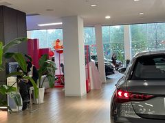 -上海永达奥诚奥迪4S店(申江路店)