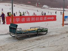 -济南卧虎山滑雪场