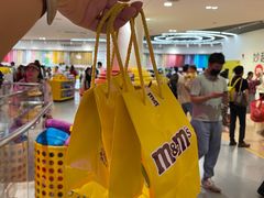 -m豆巧克力世界(上海世茂广场店)