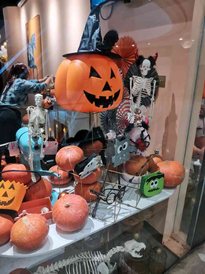 zaza cakery-"观察很久终于下单了.定了蜜瓜和南瓜的双拼.