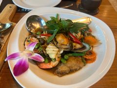 -Chom Cafe and Restaurant