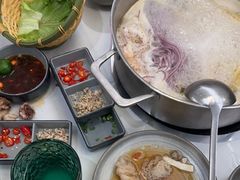 -喃喃椰·糟粕醋·椰子鸡火锅(七堡花园店)