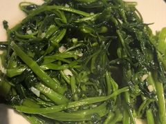 蒜蓉炒空心菜-鑫悦楼煎蟹·16年海鲜大排档