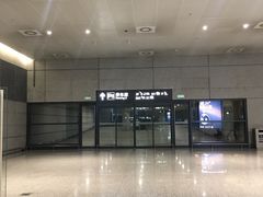 -虹桥火车站-停车场