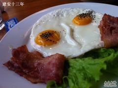 培根煎蛋-雕刻时光咖啡馆(北航店)