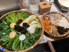-尚尚仙·酸汤猪手·猪肚鸡火锅(华联万柳购物中心店)