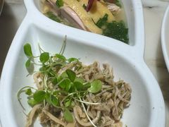 葱香白切鸡拼香椿苗菌菇丝-淮扬府(安定门店)