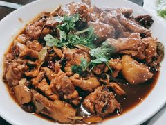 山里人炒鸡-金卯白肉罩火烧