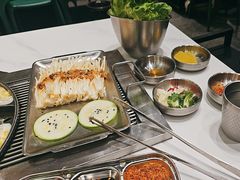 -山野的朋友露营炭火烤肉