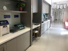 -龙格亲子游泳·水育早教运动中心(绿城店)