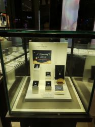 -周大福CHOW TAI FOOK(宝山苏宁易购店)