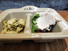 -亮亮面馆(经六路店)