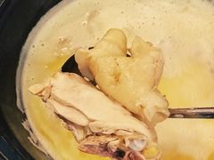 -鲜入围煮花胶鸡海鲜火锅