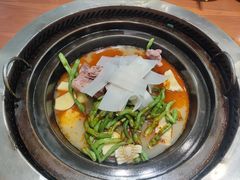 豆角炖脊骨锅-满兴咱妈烀饼铁锅炖(兰州北街店)