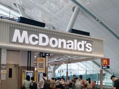 -麦当劳(深圳北站B2检票口楼上)