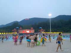 -汤山欢乐水世界