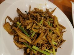 湖北笋干炒牛肚-丹江口渔村·湘味厨房(桃园店)