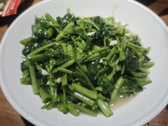 -头上红煨盐鸡·非遗院子餐厅