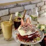 “请吃饭的漂亮姐姐🍽️”  