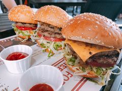-The Habit Burger Grill 哈比特汉堡(爱琴海店)