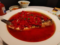 坛香剁椒蒸水库鱼头（半只）-湘上湘(米其林餐厅-正大中心总店)