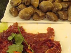 玫瑰牛肉和大蚬子和鱿鱼-泰白海鲜烧烤大全