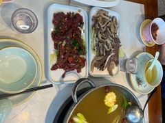 -乡土黄·鲜牛肉火锅·小龙虾(兴业街店)