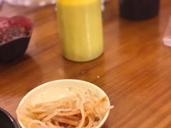 -丽虹云南过桥米线(兴工街店)
