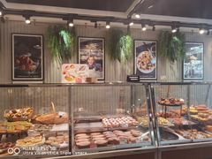 面包甜点陈列柜-巴黎贝甜(五月花广场店)