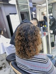 点击看大图 -藤野造型烫发染发