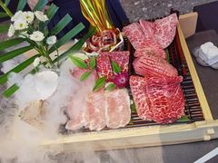 -铭牛烧肉·和牛海鲜自助(高新月牙湖店)