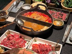 黑牛肝菌汤鸳鸳锅-大龙燚·旷野鲜火锅(广州首店)