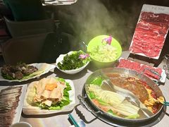 -伴山牛贵州黄牛肉火锅·苗疆非遗艺术餐厅(上海首店)