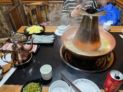 -果松木炭酸菜铜火锅·外婆参鸡汤