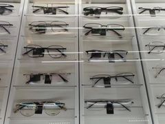 -J-Optical佳视明眼镜·蔡司视觉(青岛金茂览秀城店)