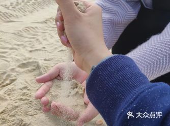 然后做了一晚上的景点攻略。最后选择了闸坡