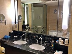 -成都保利公园皇冠假日酒店(熊猫基地店)