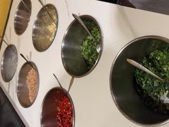 -小志家.鲜牦牛肉牛杂火锅野生菌汤锅