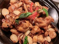 石锅焗美蛙肉-蟹榭·莳鲜(虹桥高岛屋店)