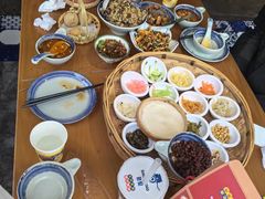 -包整·丝娃娃(一览甲秀楼风景店)