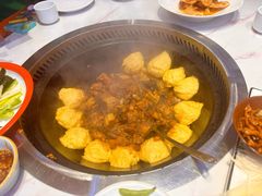 -雪乡人家东北菜·铁锅炖一切(高斯路店)