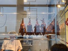 面包甜点陈列柜-百事佳烧鸭牛腩(上海虹桥站店)