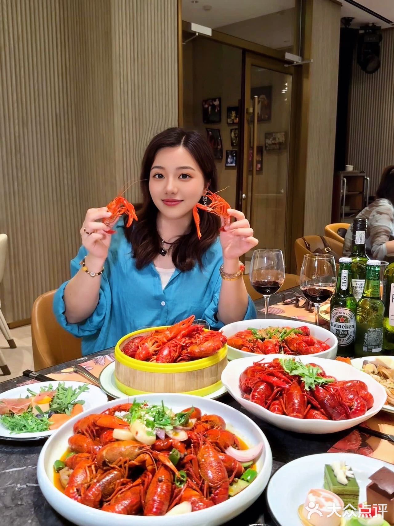 黄龙饭店自助餐，小龙虾狂嗨！夏天的快乐来了！