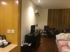 -白玉兰酒店(上海田子坊马当路地铁站店)